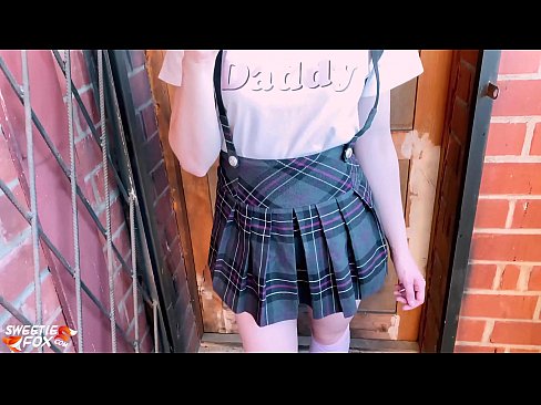 ❤️ Schoolgirl Sucks a dick gu domhainn agus fucks an àite clasaichean. Porno  aig gd.pornpics-de.ru ﹏